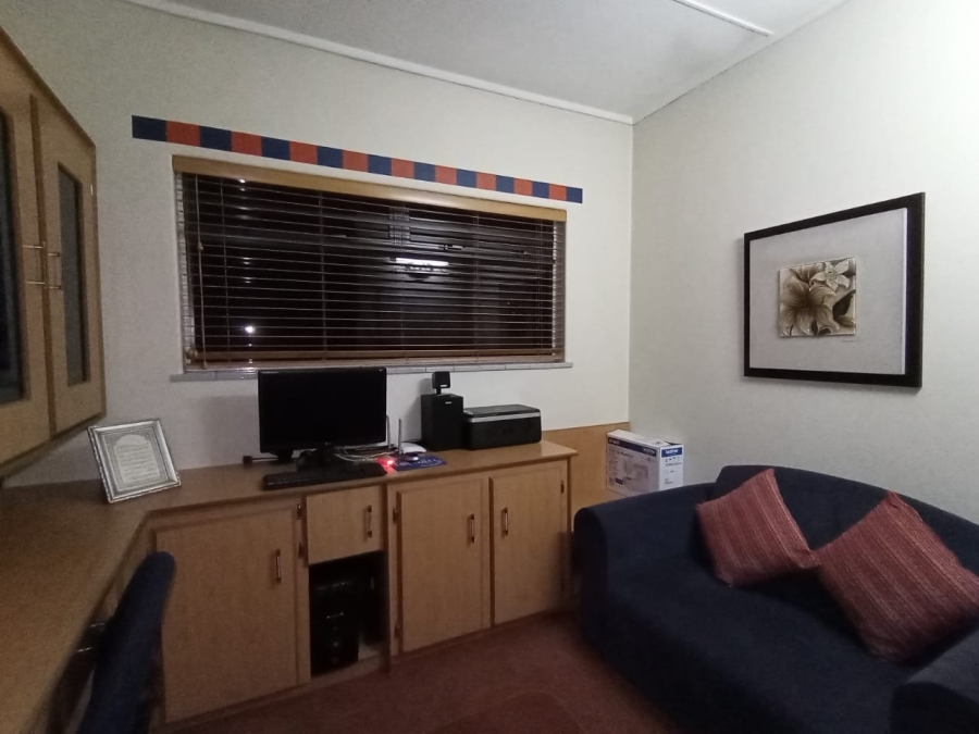 4 Bedroom Property for Sale in Baillie Park North West
